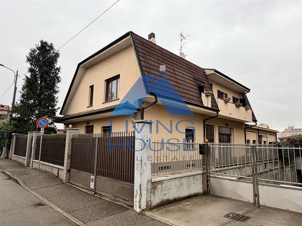 LABORATORIO + ABITAZIONE INDIPENDENTE in vendita a Muggiò